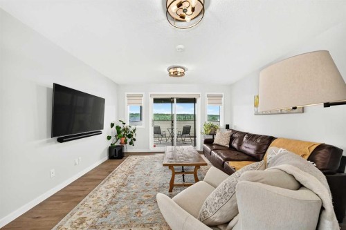 791 Cranbrook Gardens Se, Calgary, AB 