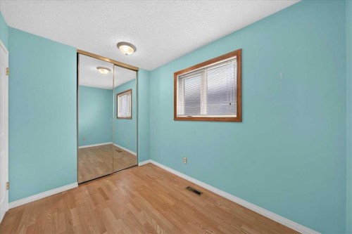 136 Hunterhorn Drive, Calgary, AB 