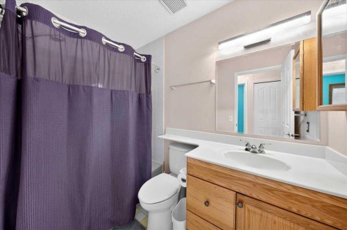 136 Hunterhorn Drive, Calgary, AB 