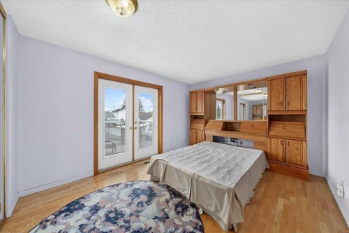136 Hunterhorn Drive, Calgary, AB 