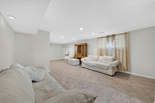 136 Hunterhorn Drive, Calgary, AB 