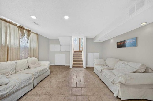 136 Hunterhorn Drive, Calgary, AB 