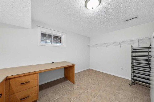136 Hunterhorn Drive, Calgary, AB 