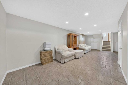 136 Hunterhorn Drive, Calgary, AB 