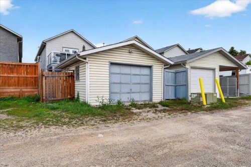 136 Hunterhorn Drive, Calgary, AB 