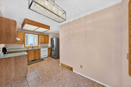 136 Hunterhorn Drive, Calgary, AB 