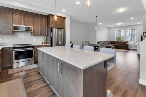 106 Cornerbrook Manor Ne, Calgary, AB 