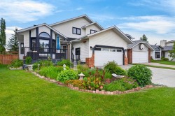 76 Edgepark Road NW Calgary, AB T3A 4P8