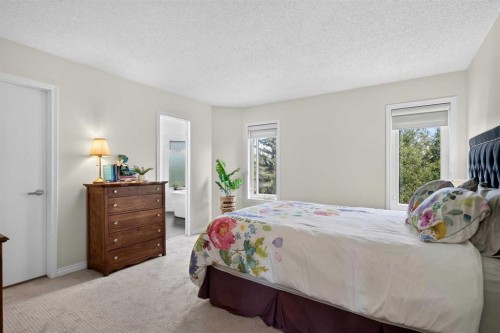 76 Edgepark Road Nw, Calgary, AB 
