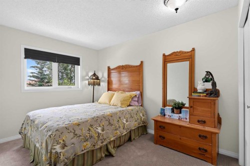 76 Edgepark Road Nw, Calgary, AB 