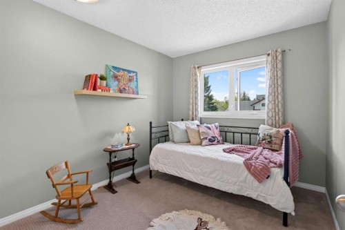 76 Edgepark Road Nw, Calgary, AB 