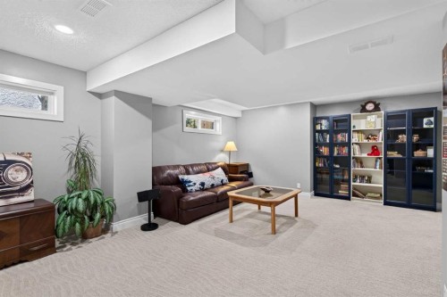 76 Edgepark Road Nw, Calgary, AB 