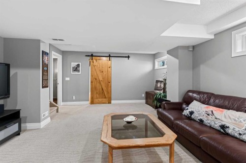 76 Edgepark Road Nw, Calgary, AB 