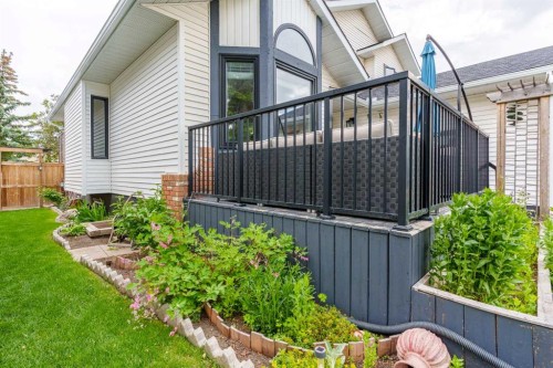 76 Edgepark Road Nw, Calgary, AB 