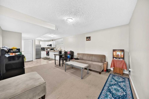 18 Taralake Gardens Ne, Calgary, AB 