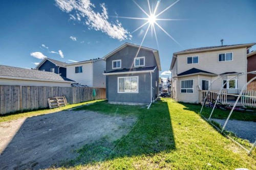 18 Taralake Gardens Ne, Calgary, AB 