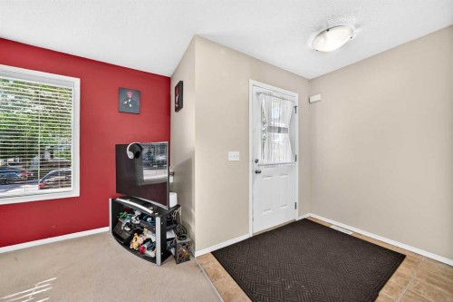 18 Taralake Gardens Ne, Calgary, AB 