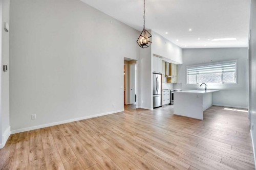 33 Lucas Rise Nw, Calgary, AB 