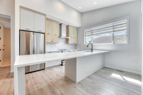 33 Lucas Rise Nw, Calgary, AB 