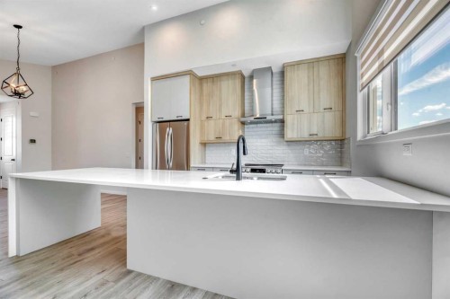 33 Lucas Rise Nw, Calgary, AB 