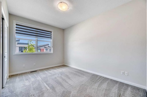 33 Lucas Rise Nw, Calgary, AB 