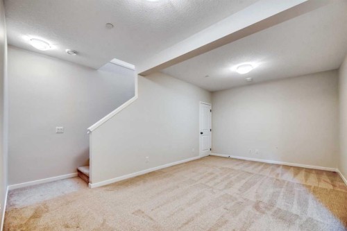 33 Lucas Rise Nw, Calgary, AB 