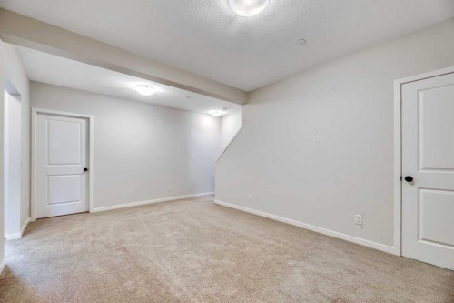 33 Lucas Rise Nw, Calgary, AB 