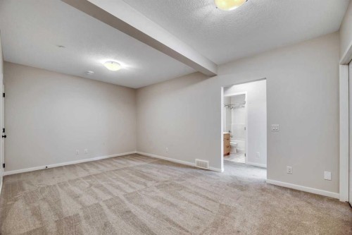 33 Lucas Rise Nw, Calgary, AB 