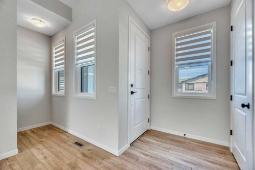 33 Lucas Rise Nw, Calgary, AB 