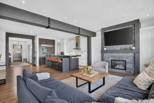 2010 29 Avenue Sw, Calgary, AB 