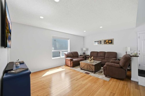 89 Saddlehorn Close Ne, Calgary, AB 