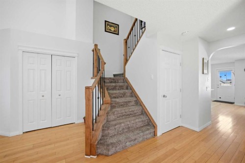 89 Saddlehorn Close Ne, Calgary, AB 