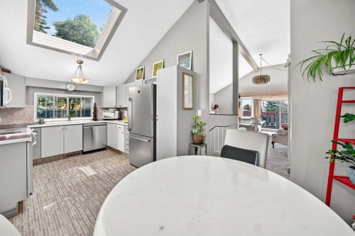 310 Huntham Place Ne, Calgary, AB 
