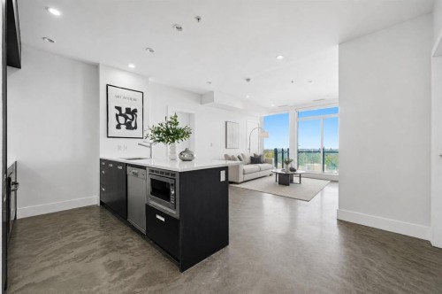607-2505 17 Avenue Sw, Calgary, AB - Indoor Photo Showing Kitchen