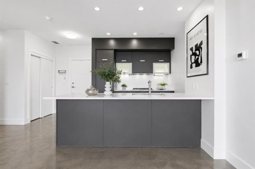607-2505 17 Avenue Sw, Calgary, AB - Indoor
