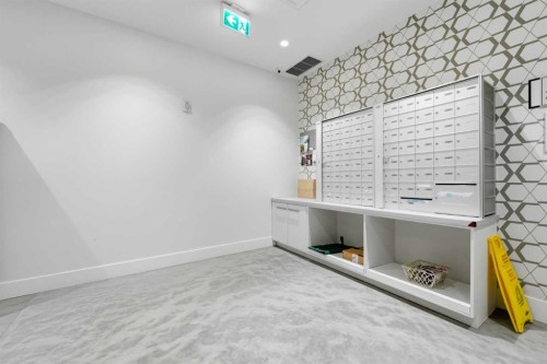 607-2505 17 Avenue Sw, Calgary, AB - Indoor