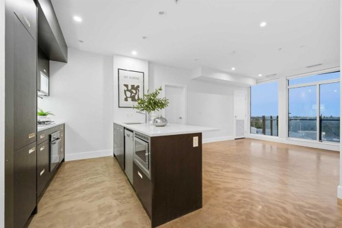 607-2505 17 Avenue Sw, Calgary, AB - Indoor Photo Showing Kitchen