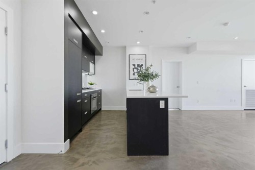 607-2505 17 Avenue Sw, Calgary, AB - Indoor