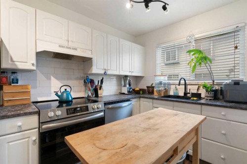 11-4810 40 Avenue Sw, Calgary, AB 