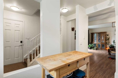 11-4810 40 Avenue Sw, Calgary, AB 