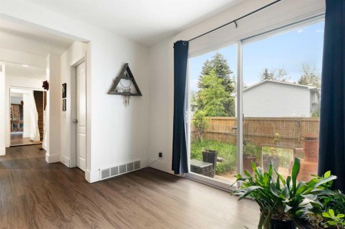 11-4810 40 Avenue Sw, Calgary, AB 