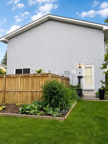 11-4810 40 Avenue Sw, Calgary, AB 