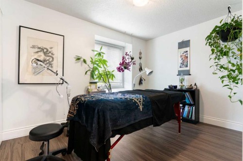 11-4810 40 Avenue Sw, Calgary, AB 