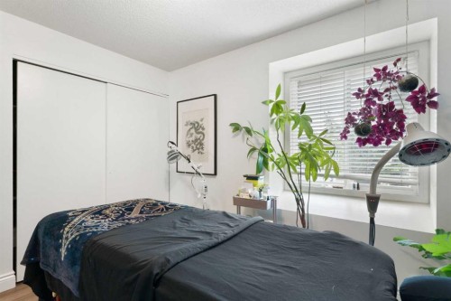 11-4810 40 Avenue Sw, Calgary, AB 