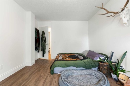 11-4810 40 Avenue Sw, Calgary, AB 