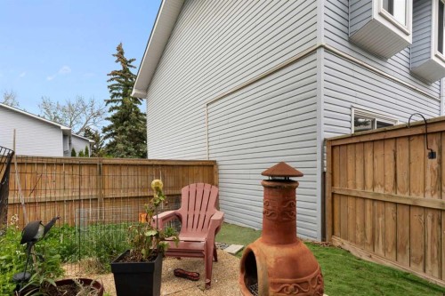 11-4810 40 Avenue Sw, Calgary, AB 