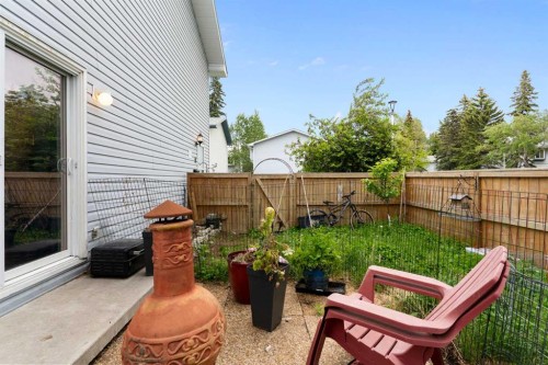 11-4810 40 Avenue Sw, Calgary, AB 