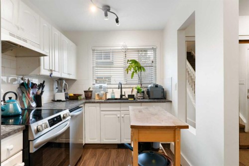 11-4810 40 Avenue Sw, Calgary, AB 