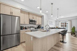 3207-33 Carringham Gate NW Calgary, AB T3P 2H6
