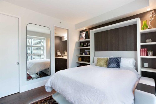 1005-205 Riverfront Avenue Sw, Calgary, AB - Indoor Photo Showing Bedroom